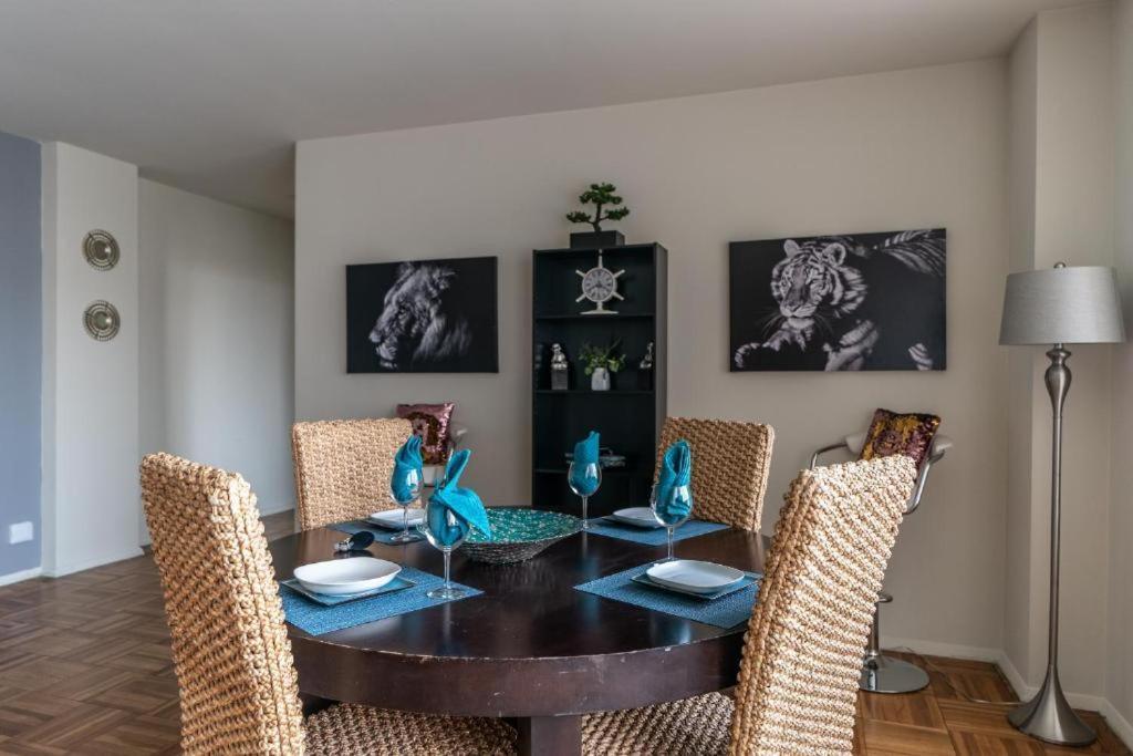 Spacious Charming Condo With Great Views Near The Grove ロサンゼルス エクステリア 写真