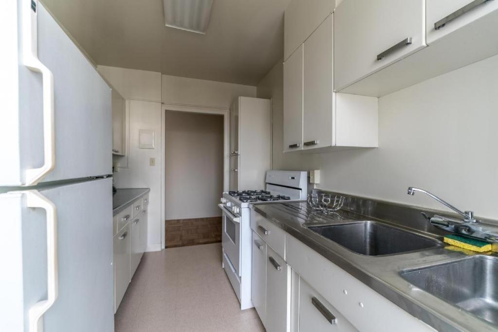 Spacious Charming Condo With Great Views Near The Grove ロサンゼルス エクステリア 写真