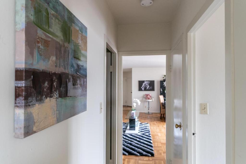 Spacious Charming Condo With Great Views Near The Grove ロサンゼルス エクステリア 写真