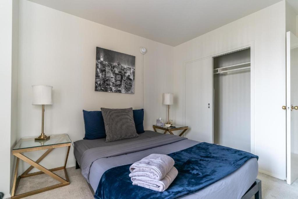 Spacious Charming Condo With Great Views Near The Grove ロサンゼルス エクステリア 写真
